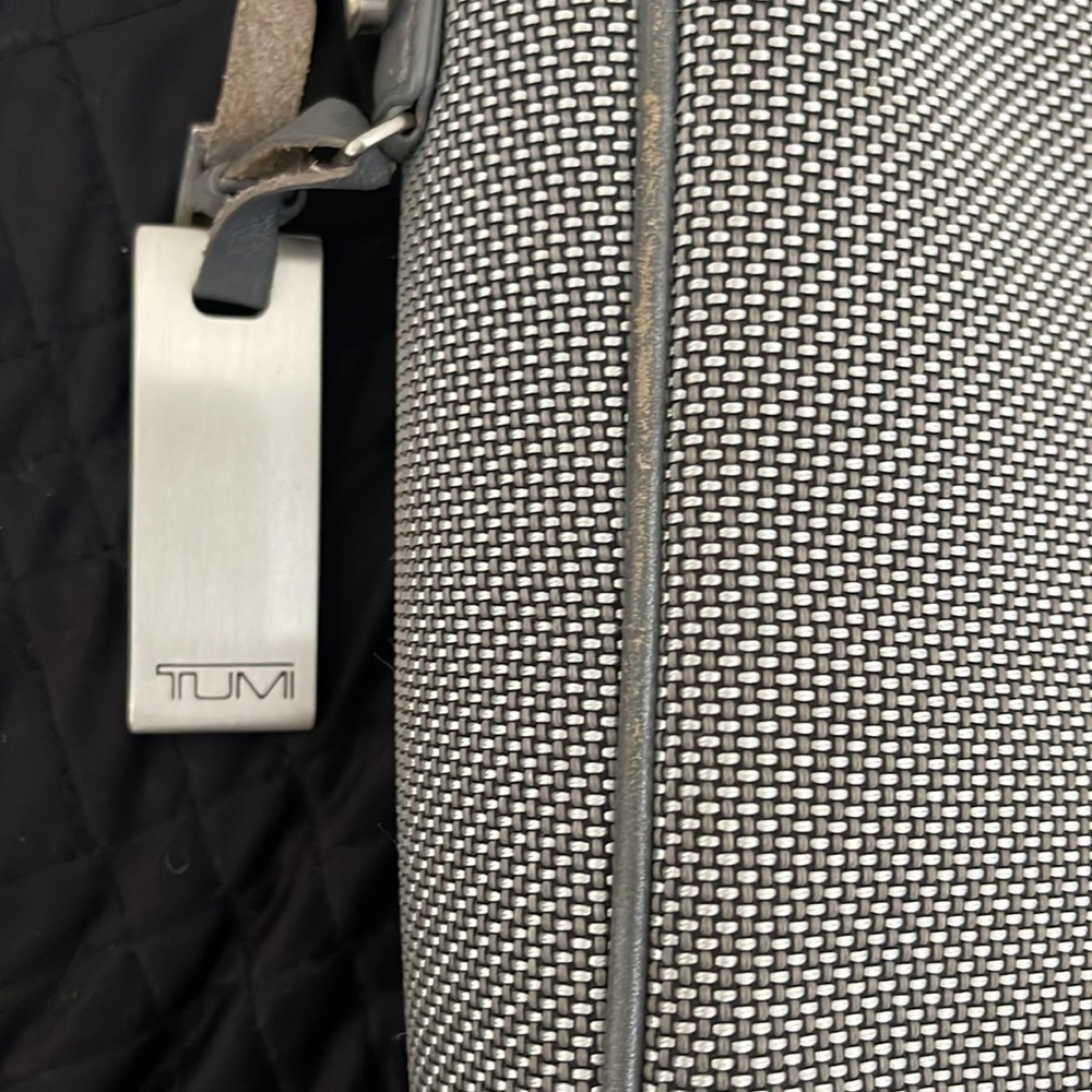 TUMI Slim Laptop Bag Case Briefcase 13 inch Gray / Silver Excellent Condition - Picture 5 of 6